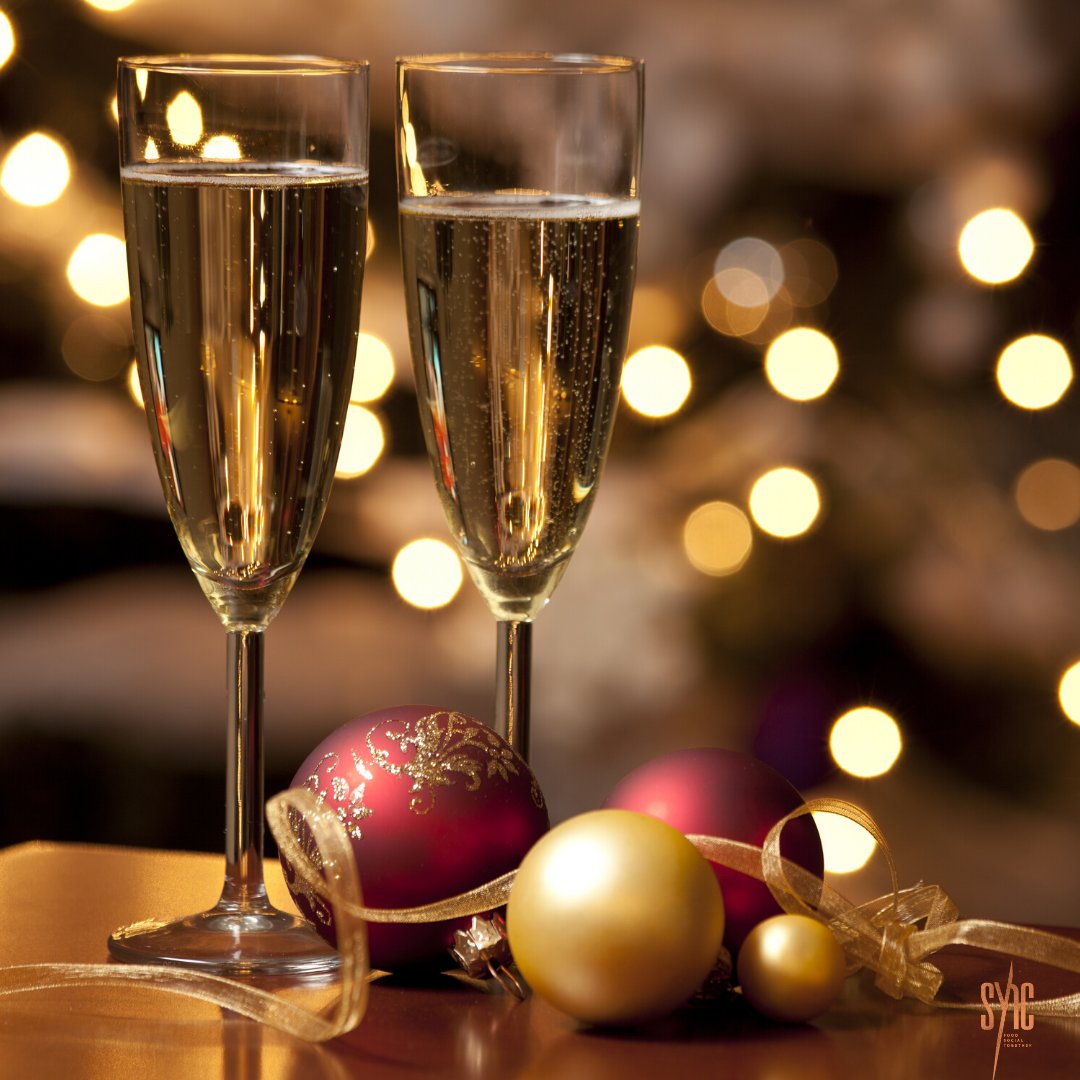 sync_exton's tweet image. Located in the heart of Exton, Sync is the perfect place for colleagues to escape the daily grind and relax with some cocktails and carefully curated food. 🍷 Plus, with a private event room, your entire corporate or holiday party is seamless! ✨ 

Contact Us 👉 (610) 524-5893