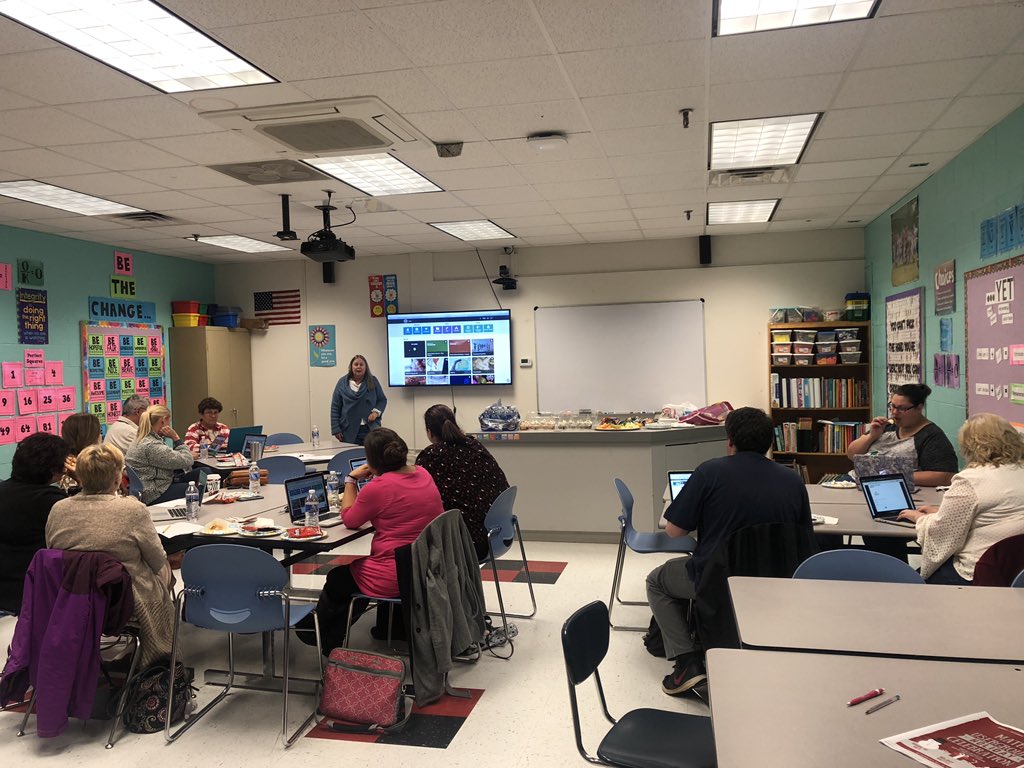kcs512math's tweet image. Teachers spending a cold rainy evening learning about Discovery Education and Twitter Blogosphere. #lifelonglearning #kcslearning2020 #kcsmath4life