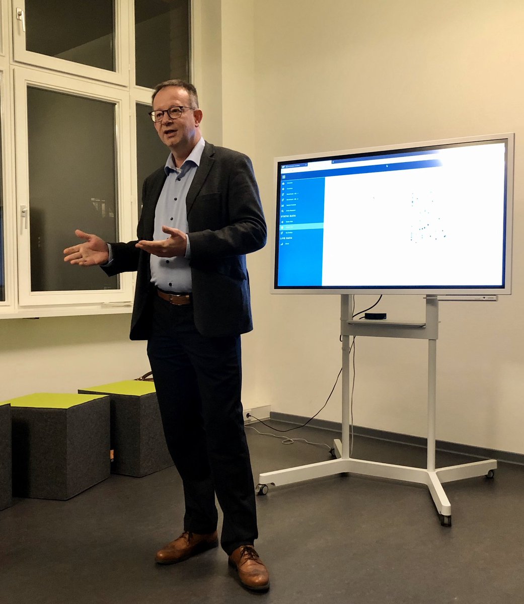 Gabstri's tweet photo. @ManuelaSeubert @DPRGde @SchickOne @DonnerDoria @Cision_DE Danke an unseren Gastgeber, den Referenten und die Gäste für einen spannenden Abend. https://t.co/5Y1M5F4vee