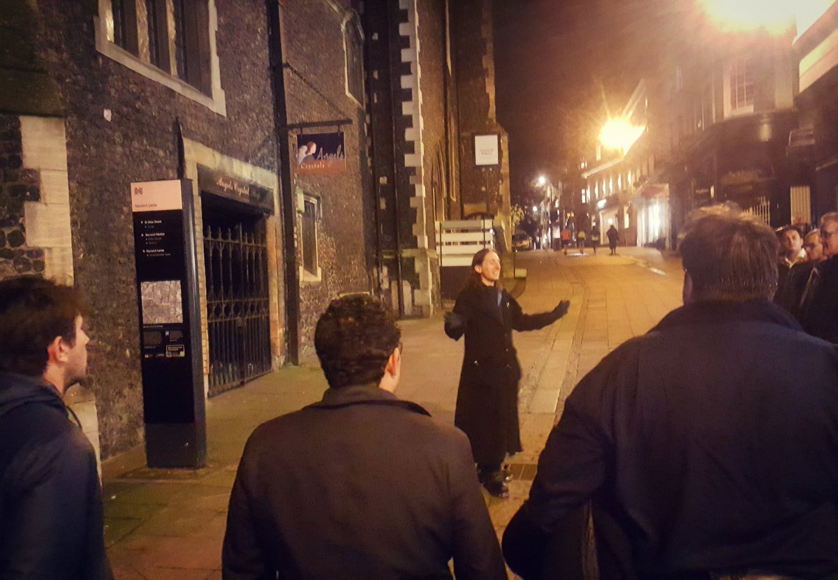 The Jack of Crows on a rare detour via the GUILDHALL this evening for a private walk, before heading back to begin the Castle Walk at 7:30pm... 2 walks in one evening💥!
•
#Norwich #norwichghostwalks #ghostwalksnorwich