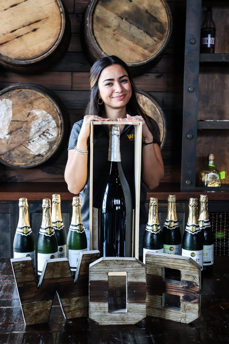 .<a href="/IAmJericho/">Chris Jericho</a> @AEWrestling <a href="/AEWonTNT/">AEWonTV</a> <a href="/CodyRhodes/">Cody Rhodes</a> Full Gear. We've got a bottle of the bubbly for whoever takes the title.