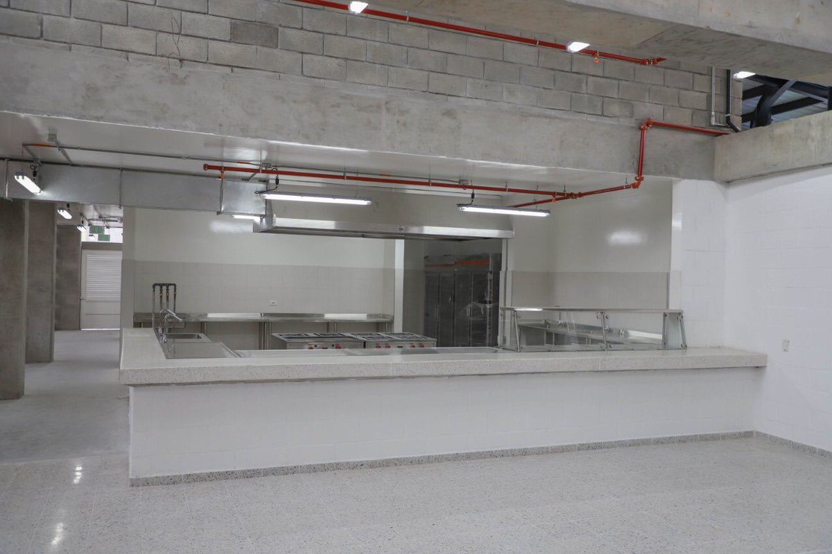 Cada vez que el alcalde <a href="/MauriceArmitage/">Maurice Armitage</a> entrega un colegio, reafirma la importancia de su apuesta por la educación. No hay mejor transformación social para una sociedad que invertir en el futuro de niños y jóvenes. Esta es la I.E.O Nuevo Amanecer en Potrero Grande. #MásProgreso.