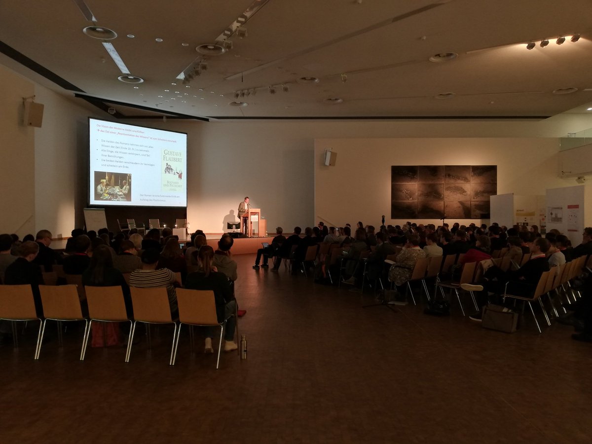 eHeritageKIT's tweet photo. Kritischer Abschlussvortrag von der @UniBasel auf der Tagung #ObjekteimNetz der @UniFAU vom Nutzen der #Digitalisierung im Kulturbereich - Wissenschaftliche Forschungen zum Einsatz digitaler Medien in Museen und Ausstellungen bietet das Leibniz-Institut @IWMtue an. https://t.co/IhL7txWYSN