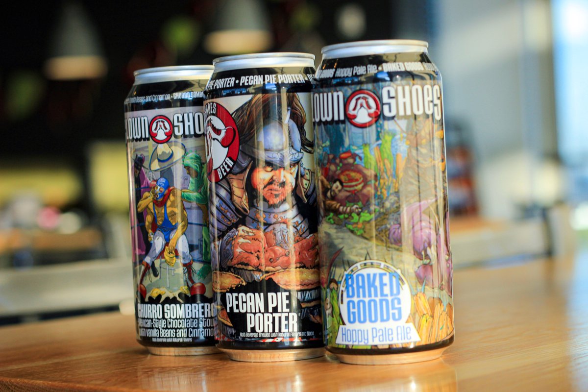 Do you like free beer? Come by Bluestem Grill tomorrow (Fri. 11/7) from 4-6pm to try samples from @clownshoesbeer 

#DrinkTheGoodLife #BluestemGrill #ClownShoesBeer #Beer #CraftBeer #MHK #LittleApple #Manhappiness #HappyHour