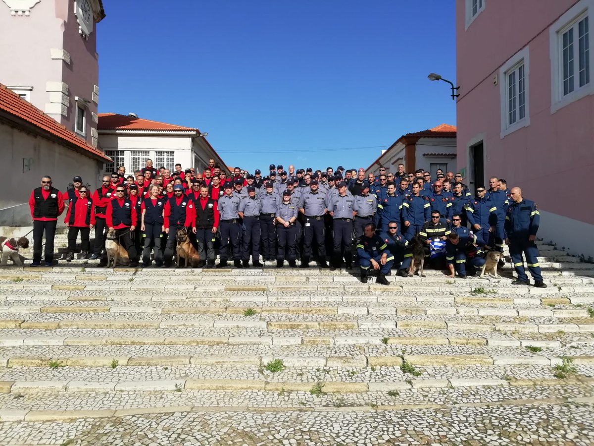 ESDP_esp's tweet image. Acto de clausura @eu_modex, nos sentimos muy orgullosos de haber participado en dichas maniobras, enhorabuena a todos los profesionales del team ESP01🇪🇸
#EUModex #EUCivPro #EUSavesLives @proteccioncivil #ERICAM #Summa112 #ASEM112 #k9 #USAR #BomberosCM @bomberosgirecan