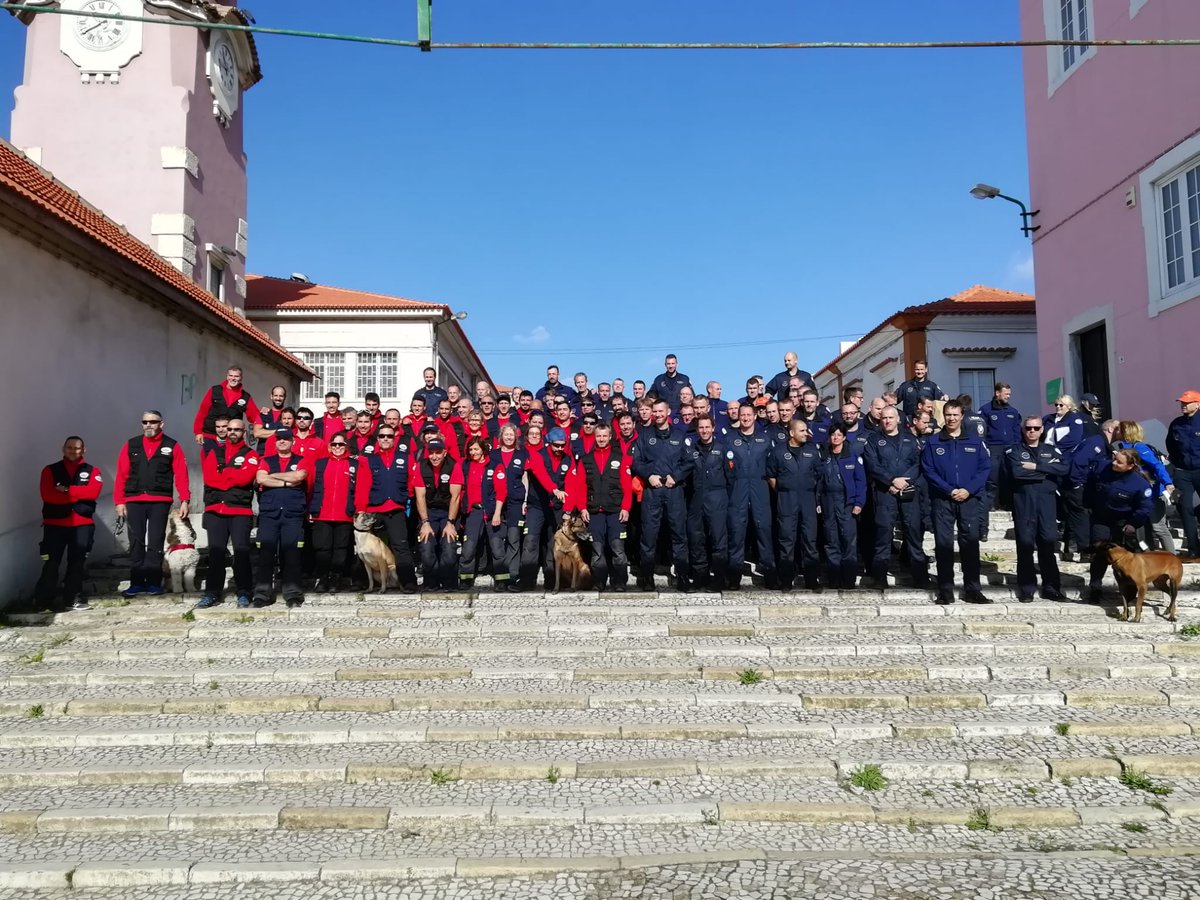 ESDP_esp's tweet image. Acto de clausura @eu_modex, nos sentimos muy orgullosos de haber participado en dichas maniobras, enhorabuena a todos los profesionales del team ESP01🇪🇸
#EUModex #EUCivPro #EUSavesLives @proteccioncivil #ERICAM #Summa112 #ASEM112 #k9 #USAR #BomberosCM @bomberosgirecan