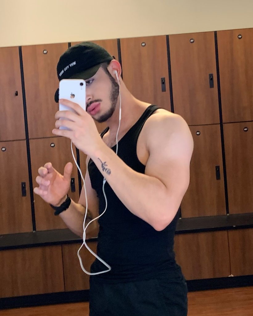 ElmerSarabia2's tweet image. trying hard to be fitness.