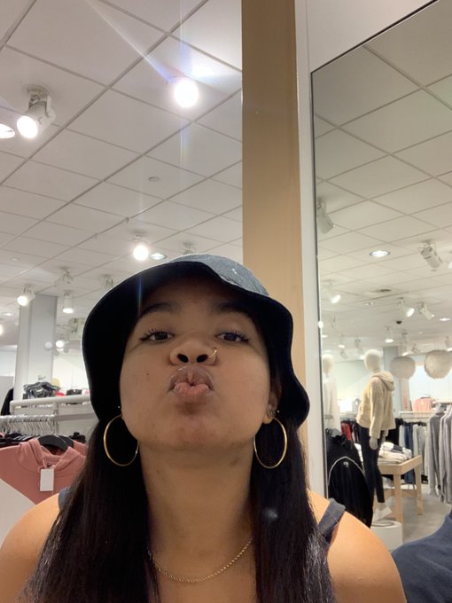 teehee https://t.co/zQoQetAg6y<a href="/tag/newprofilepic"class="tags"><span>#newprofilepic</span></a>