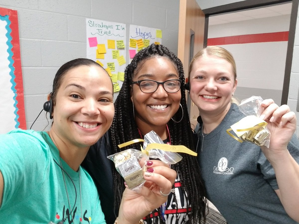 TiffanyDubon_AP's tweet photo. Thank you to our lovely SPED Dept. for recognizing our staff with a sweet treat this Friday morning! ❤💛🧡#Thankful #ShowingThanks #CampusCare @Watkins_CFISD https://t.co/N86RJydYIM