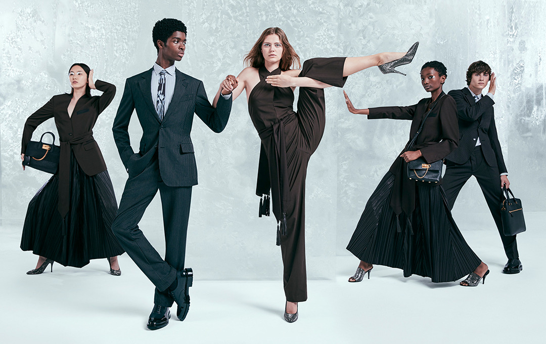 Ferragamo's tweet photo. Get the party started with the #PatchworkofCharacters this holiday season in an effortlessly chic new collection designed to navigate the rhythms of modern life with fresh vigour and grace. #FerragamoHoliday
https://t.co/fwmLb9mAJI https://t.co/RsnJvdCD2F