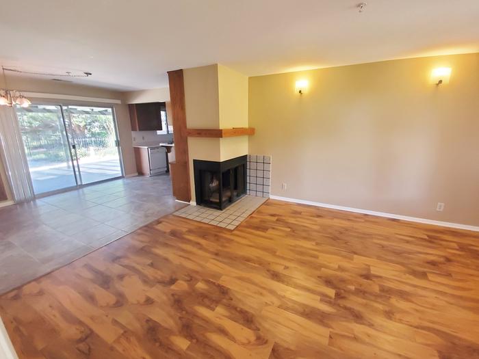 LCHomesSD's tweet photo. #SINGLELEVELHOME #ForLease! ~ $2,295/MO. *1418 Sweet Briar Cir., Carlsbad, CA 92011 * Duplex with 2 bd/2 ba 1,100 sf. * Spacious floor plan in a quiet &amp; private location. * #HandicappedAccessible. #Nosmoking. Call to visit this gorgeous home! 760-436-5111 
DRE Lic. #01502169 https://t.co/3UZ0obiq7J