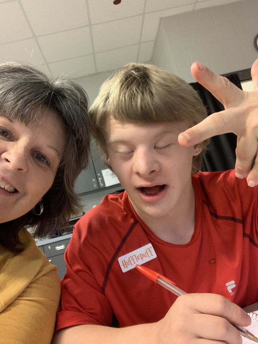 bybee_dawna's tweet photo. 2 Awesome recruits for the Hufflepuffs! Hard working &amp; Friendly are exactly what makes  Parker &amp; Toby a great fit for House Hufflepuff💫 #MagicalCHS2019  #Hufflepuffrecruits https://t.co/SDylnOWeVZ