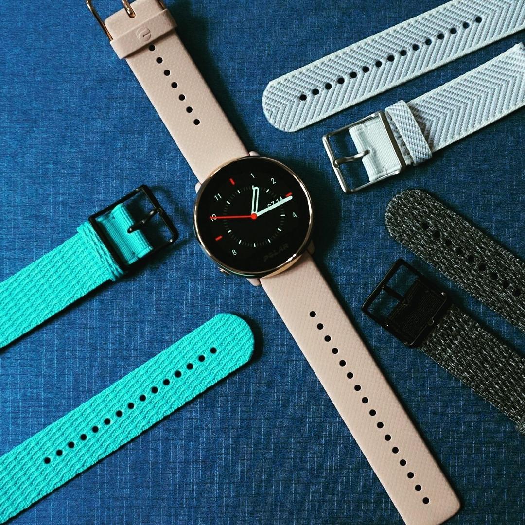 Consigue un look único con una correa textil para tu fitness watch #PolarIgnite. La correa está confeccionada con hilo PET reciclado. 👉: polar.com/es/productos/a…