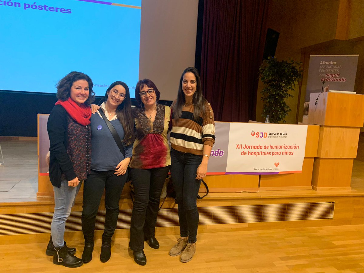 Clausanma888's tweet photo. #XIIJornadaHumanización. Equip Bona nit Vall d'Hebron https://t.co/84uN2LMxjc