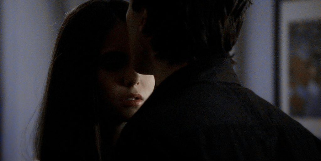 SamantaNDobreva's tweet photo. delena + forehead kisses appreciation tweet. https://t.co/V3TvWBpPpw