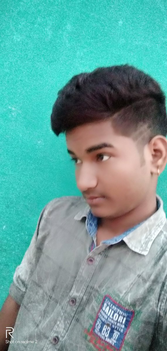 _sumitparmar's tweet image. “हुनर सबका अलग होता है दोस्त किसी का छिप जाता है किसी का छप जाता है