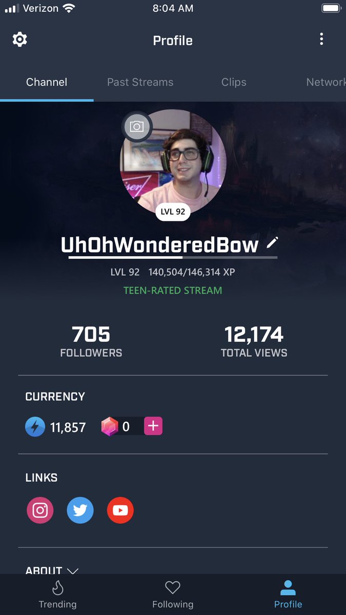 wonderedbow's tweet photo. We are live on Mixer!!! /uhohwonderedbow come hang out on this awesome stream!!! And we broke 700 follows last night let’s goo!!! #Mixer https://t.co/2klTNnQ9sW