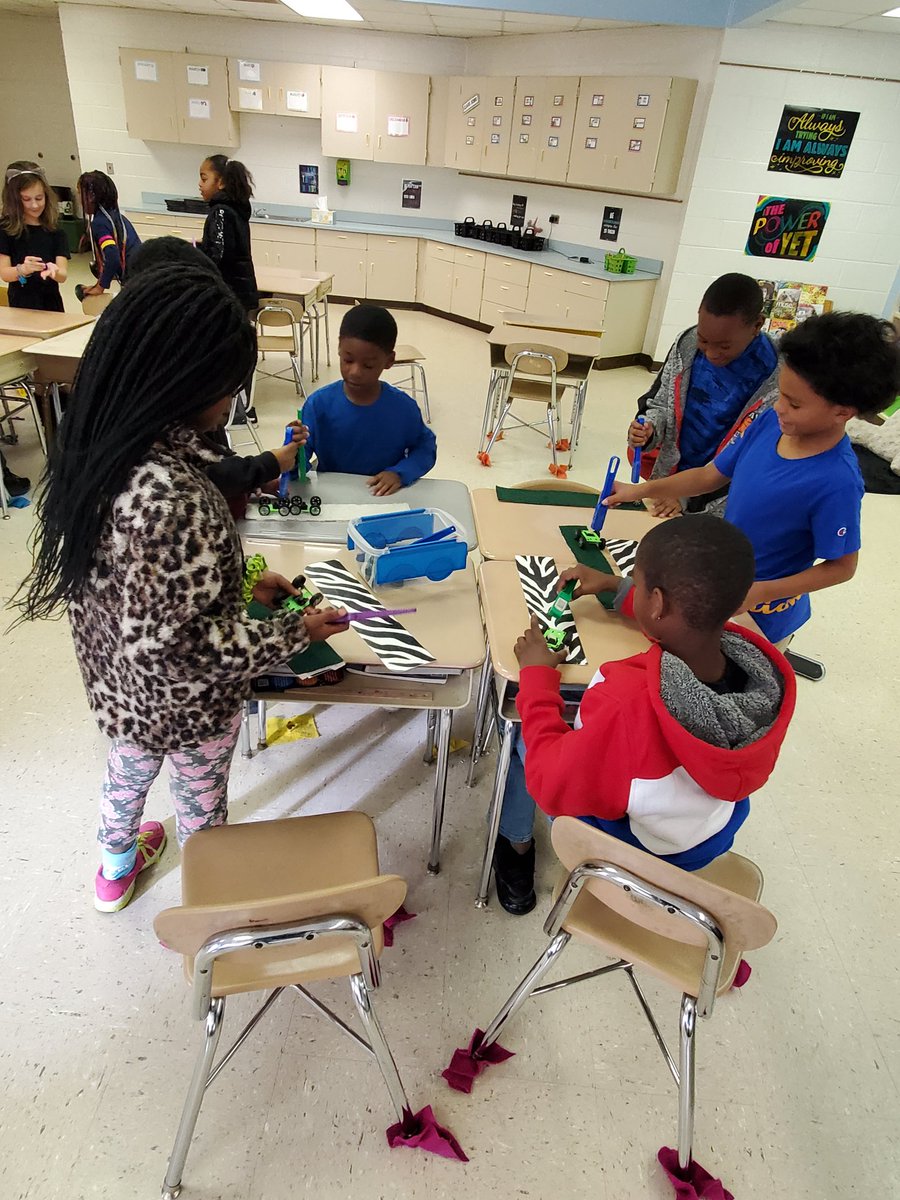 kay_morgie's tweet photo. @MorgantonRoadES we make Science fun. https://t.co/deFKxoMaYD