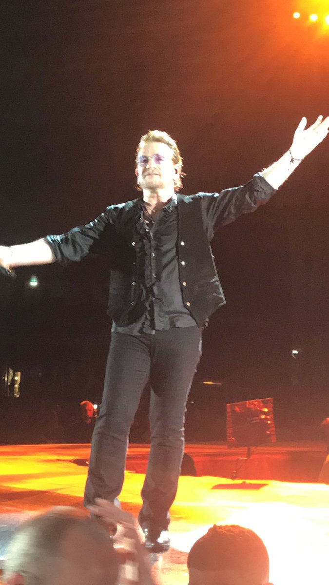 U2FAN22's tweet image. Bono was on fire tonight. It was a just a beautiful show. #U2TheJoshuaTree2019 #U2