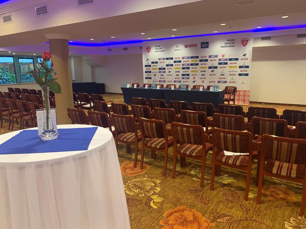 All set in #Wisla for the first Team Captains meeting of the season starting in just 1 hour!
#skijumping #FISskijumping