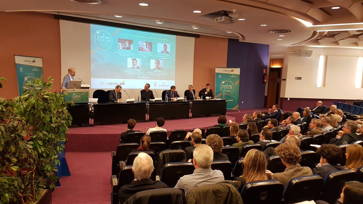 ACCIONA's tweet photo. @MikelSojo @NavarraCapital .@MikelSojo, en #PamplonaForum19: "Despegue fotovoltaico, vehículo eléctrico, digitalización, almacenamiento y democratización generarán nuevas oportunidades de negocio en energía" https://t.co/RthjrMUHUG