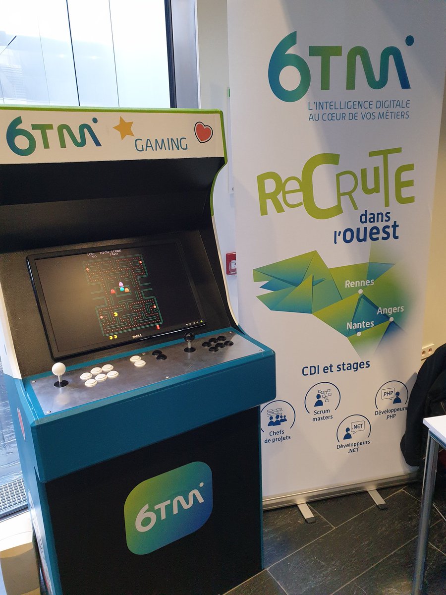 Entre 2 conférences à @atrennes, venez nous voir pour une partie de Retro Gaming ! #Pacman 
2 places pour les #24HDuMAns à gagner !!