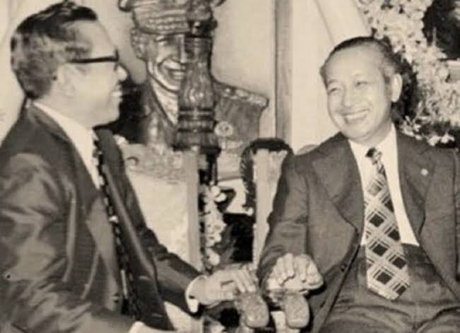 Soeharto menilai masuknya Amerika sbg “jalan ninja” saat ekonomi Indonesia sdg berantakan saat itu.Harto juga harus meyakinkan Amerika bahwa Papua adalah bagian resmi dari Indonesia demi kepercayaan mereka untuk investasi.Ali Moertopo pun diutus ke Papua demi misi Harto itu.