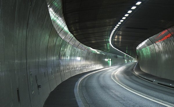 sebbarles's tweet photo. #Marseille #TunnelSchloesing La Commission euro saisie par @MicheleRivasi @KarimaDelli valide le montage contractuel de ce projet d’aspirateur à bagnoles qui va 
couper le parc du 26ème Centenaire, générer plus de #pollution &amp; empêcher de tout prioriser sur le tramway Nord / Sud. https://t.co/YmZyMKgwaX