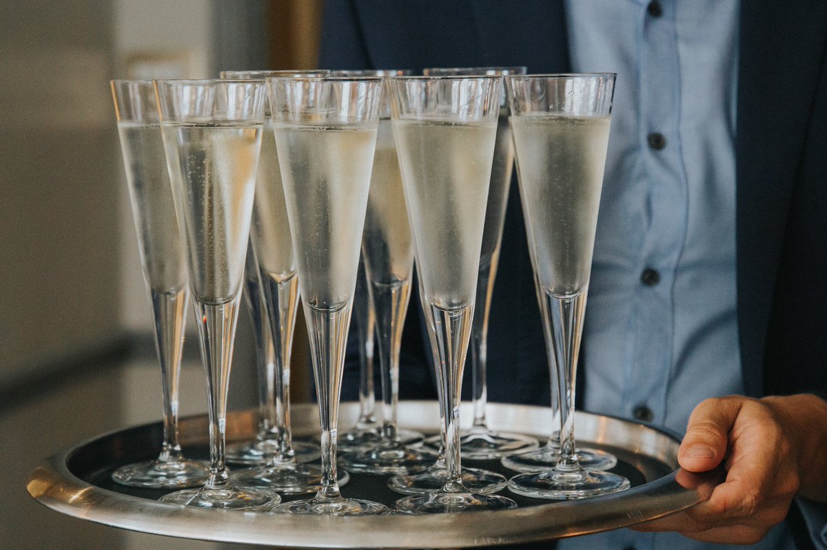 ✨✨NEW YEAR’S AT THE RYEBECK✨✨ It’s time to wave goodbye and o the old year and welcome in the new at @theryebeck Hotel 🥳 🎉🎊Contact is today to find out more 015394 88195 or email 📧 info@Ryebeck.com #Welcome2020 #NewYearsEve #NewYearsAtTheRyebeck