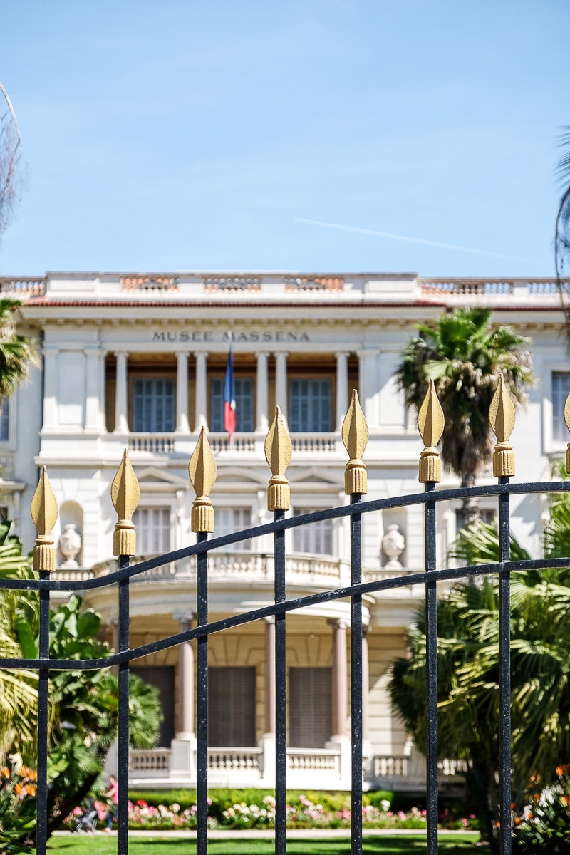 explorenca's tweet photo. ["Nice : le meilleur en une journée"] 🌴

Stéphanie et Frédéric du blog @itinerairesphot partagent avec vous le circuit idéal pour découvrir #Nice06 et ses secrets 😉

📱 Rendez-vous sur l'application #Escapad.
👉  https://t.co/dAKwI2TOTY

#ExploreNiceCotedAzur 
#CotedAzurFrance https://t.co/VCyRcwjlIQ