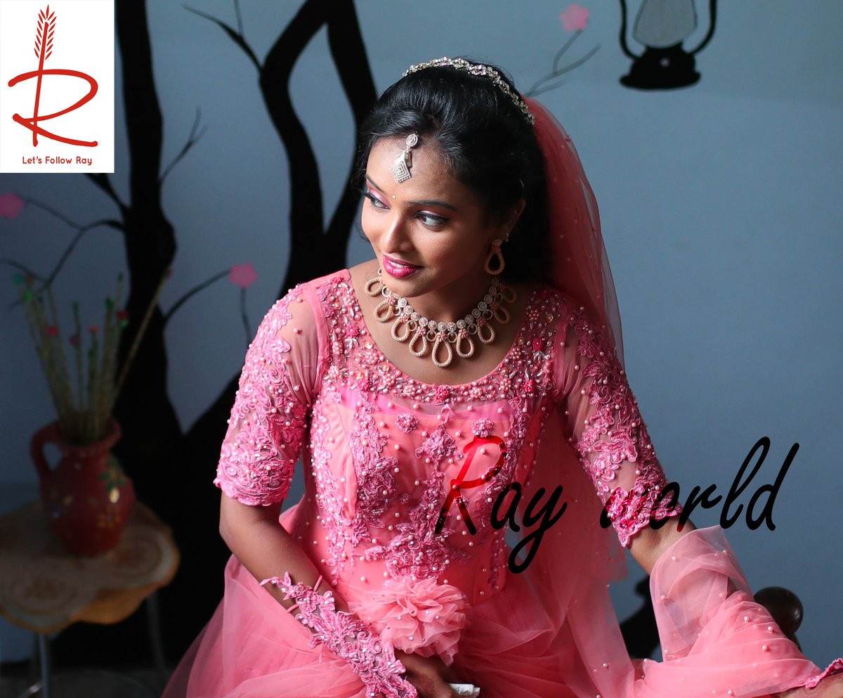 Discover elegance & sensuality with the most striking designed pieces from #Rayworld_boutique.
Come and discover a whole new world of creation and designing.
#rayboutique #bridal #halfsaree #gown #mom & #baby #western #outfits #bridalblouses #bridalgown #indian #designer #wear