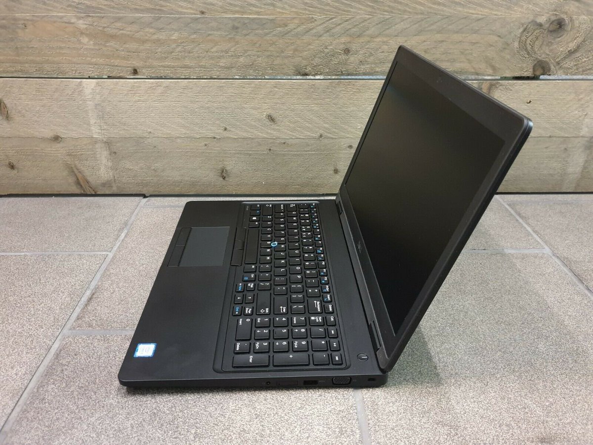 WhiztechLtd's tweet photo. MIL-STD 810G compliant💪,optimized for most business needs👨‍💻with Multiple configuration options that’s up to par🏋️‍♂️,this👉Dell Latitude 5590:Intel Core i5-8250U,1.6 GHz,4GB RAM,500GB HDD,Linux is available in stock,for sale@ N245,000 Naira. #technology #Sales  #LagosDigitalSummit https://t.co/AJxJSfnADt