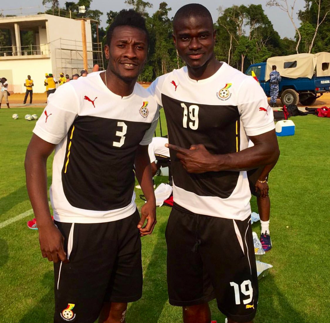 I remember this legend <a href="/ASAMOAH_GYAN3/">ASAMOAH GYAN</a> Vomited anything he ate or drunk before Ghana 🇬🇭 vs USA 🇺🇸 in the 2010 WC. This man right here still laced up and played 120 minutes and got the winner for us. All time leading scorer but above all a great man, Happy b’day legendary man.🙏🏽🎂