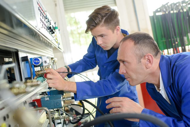 If you have been thinking about your career recently, and have decided that you would like to try and get into manufacturing, then there are a few ways in which you can do this
Find out about our courses 👉 http://freshfieldtraining.com/courses/Â
#apprenticeship #training