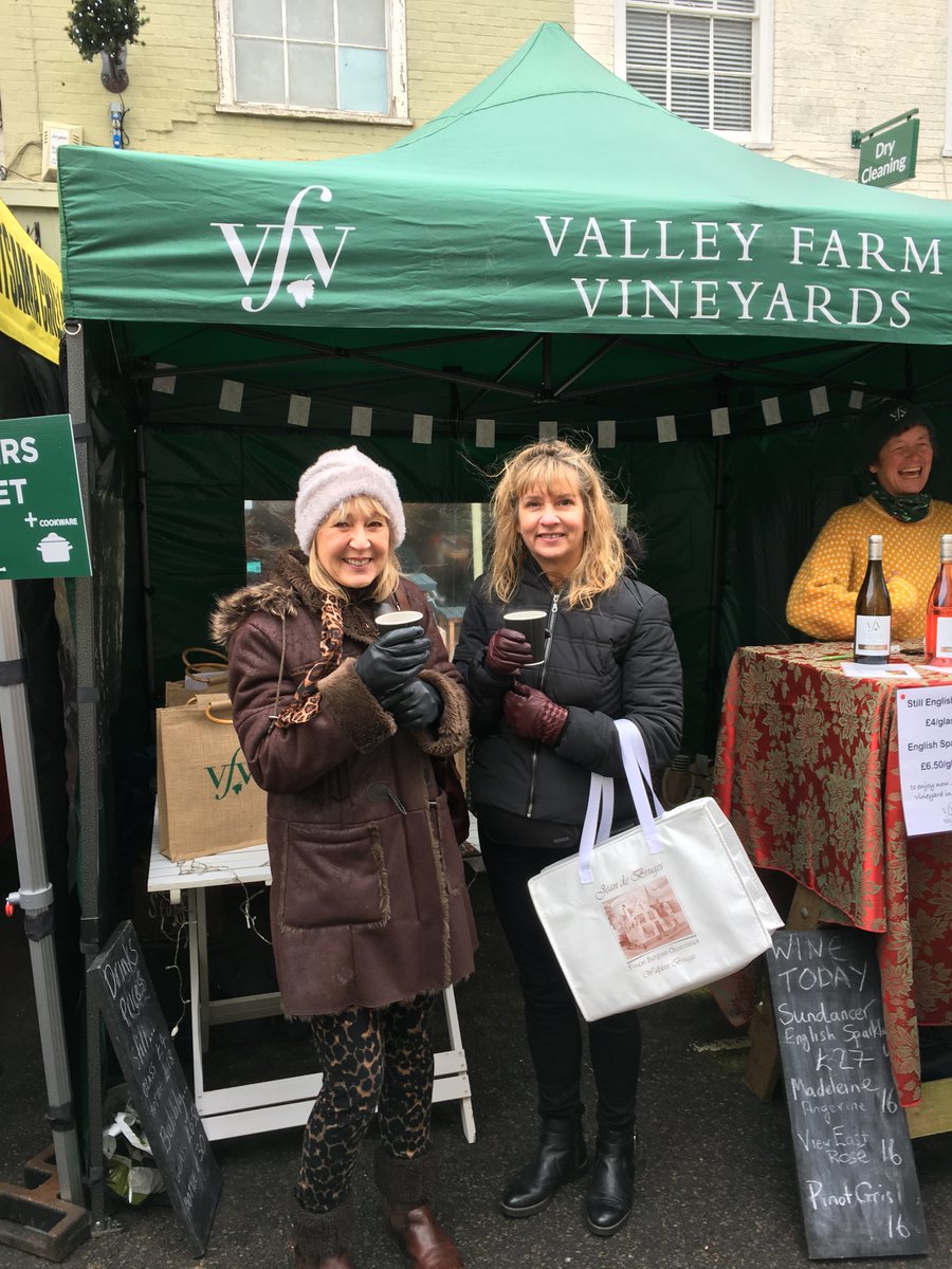 Mulled English VFV rosé went down a treat yesterday as the start of the Festive season kicked in <a href="/BuryStEdBeyond/">BuryStEdmunds&Beyond 👑 🐺</a> The delicate fruity wine makes a fine tipple in front of the fire...  

#Christmas #Englishwine #Mulledwine #WinesGB #XmasmarketBSE