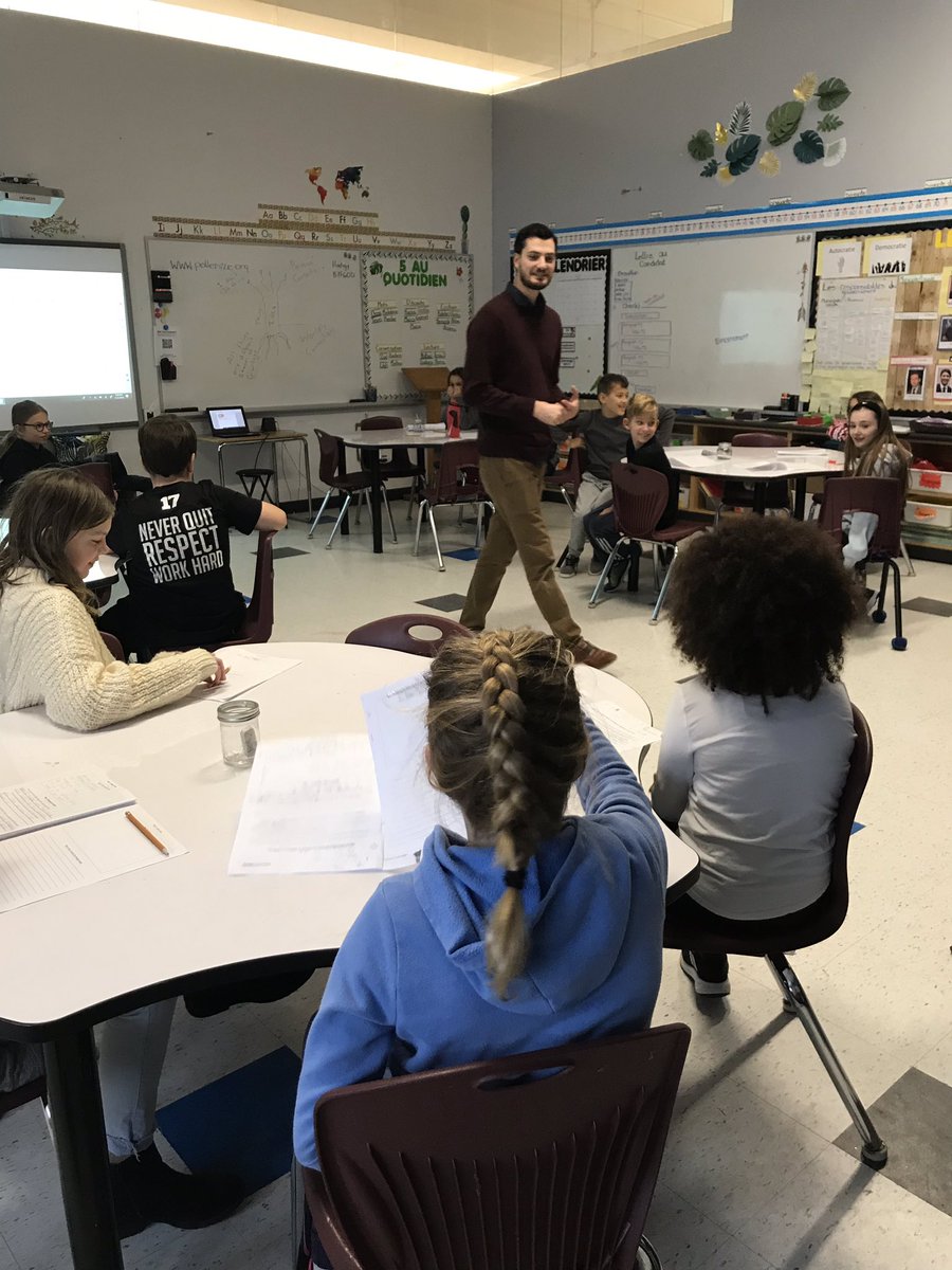 Mme_Pilon's tweet photo. Kyle led a writing room “joke jam” today in our classes @MsRoach4 through the Finding your Funny comedy program @alcdsb_mich Students collaboratively shared ideas and humor to begin writing their own comedy sets! #ALCDSB https://t.co/jB4BNSlM2I