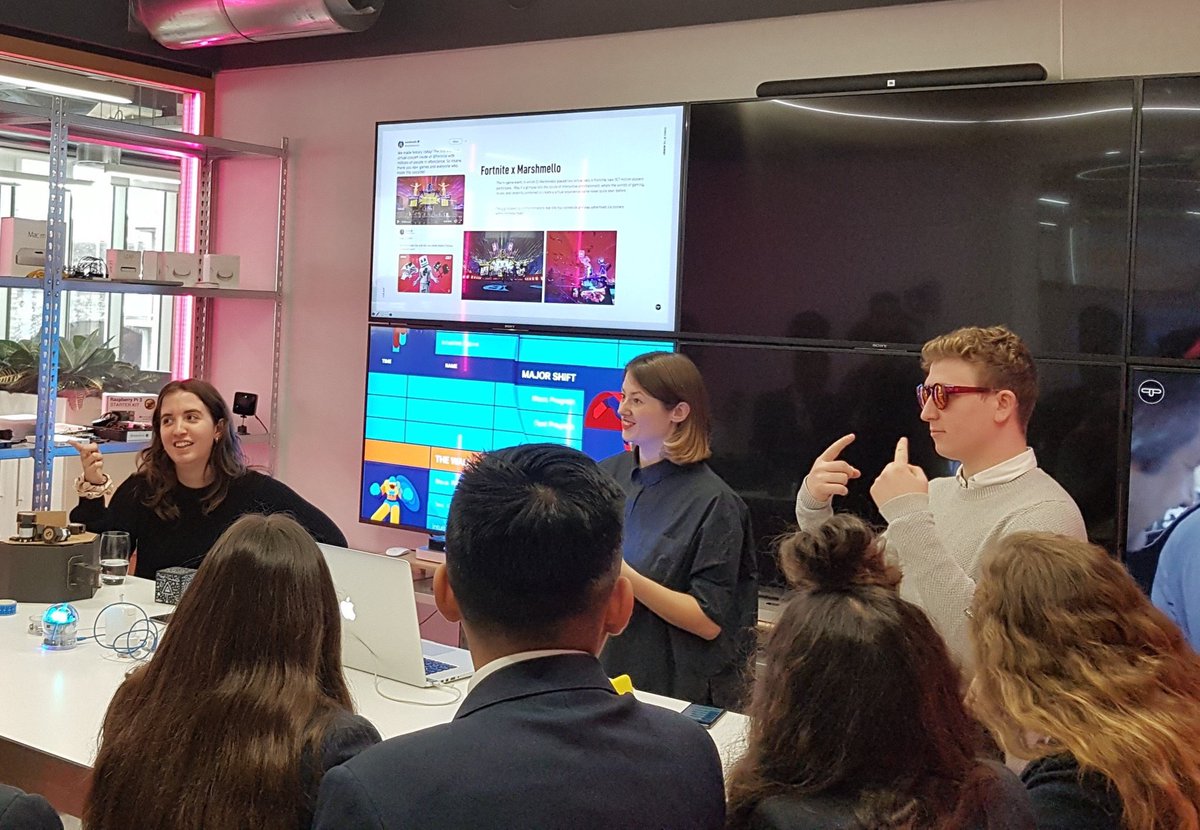 blogbykobrak's tweet photo. Was a huge amount of fun getting to talk to these kids about Social Media and play around with robots for a morning 🤩 @CreativeCareer5 #discovercreativecareers #gpjlife https://t.co/NflNw2RGma
