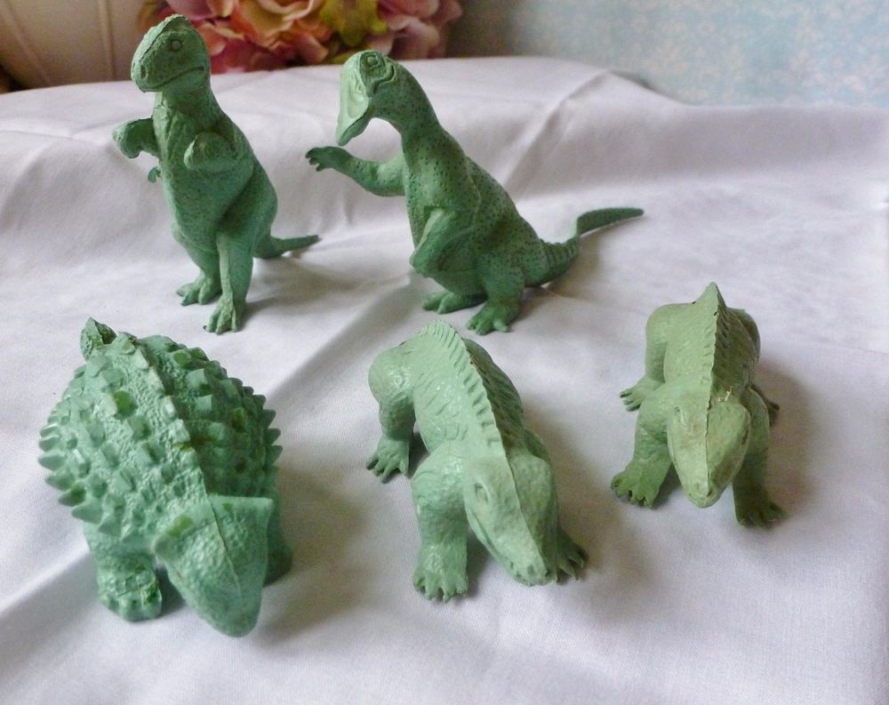 Now, before we go any further - lets talk about dinosaur toys from the past. In the 1960s, there were loads of dinosaur toys. But they were, well, crap.
