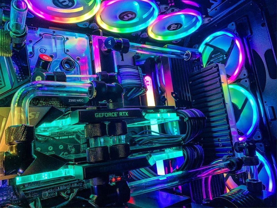 Thermaltake_fr's tweet photo. On admire cette superbe boucle réalisée dans notre sublime A700 !
Crédit 📷 : @pcwerkz
#Thermaltake #Waterram #Riingtrio #TTLCSCertified #RGB https://t.co/aKD2UbJNrO