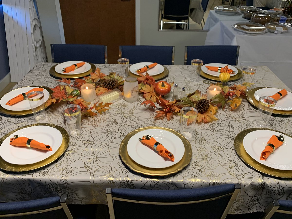 tarsha_farrow's tweet photo. Maintaining a positive work environment produces happy and efficient workers... First Annual New Business Thanksgiving Dinner. #wetakefunseriously #entertainmentbenefitsgroup https://t.co/jRy6ucHbP9