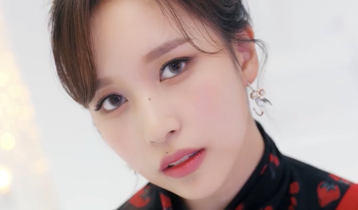 OnceYuririn's tweet photo. 今日のチェヨン特にかっこいい🥺💘💘
そしてTWICEは9人で歌声流れてたところはミナちゃんのパートですよ〜と声を大にして伝えたい

#Mステ #TWICE https://t.co/kAILHJkhi8