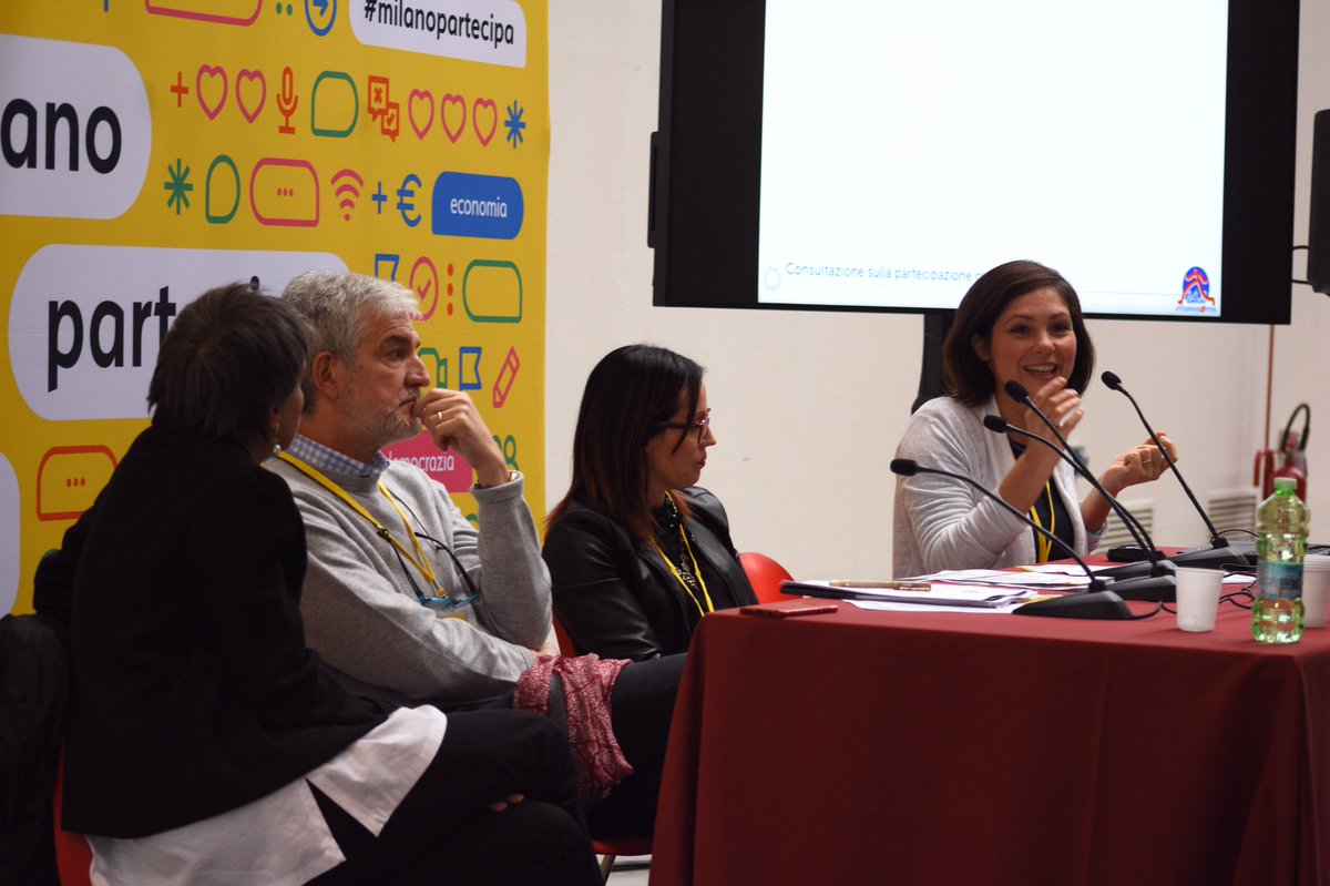 Spesso i cittadini si trovano a tavole quadrate, non a tavole rotonde. Nella Carta della Partecipazione l’informazione e la formazione sono fondamentali. <a href="/AIP2Italia/">aip2 Italia</a> <a href="/FondCariplo/">Fondazione Cariplo</a> <a href="/ComuneMI/">Comune di Milano</a>