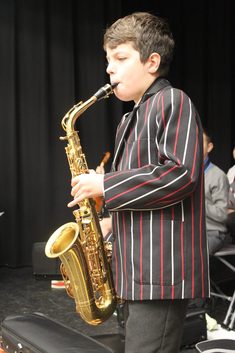 An AMAZING Year 7 concert this week with over half the year performing solos at the event, it had something for everyone, ranging from Grovlez to Coldplay, Mozart to Queens of the Stone Age!