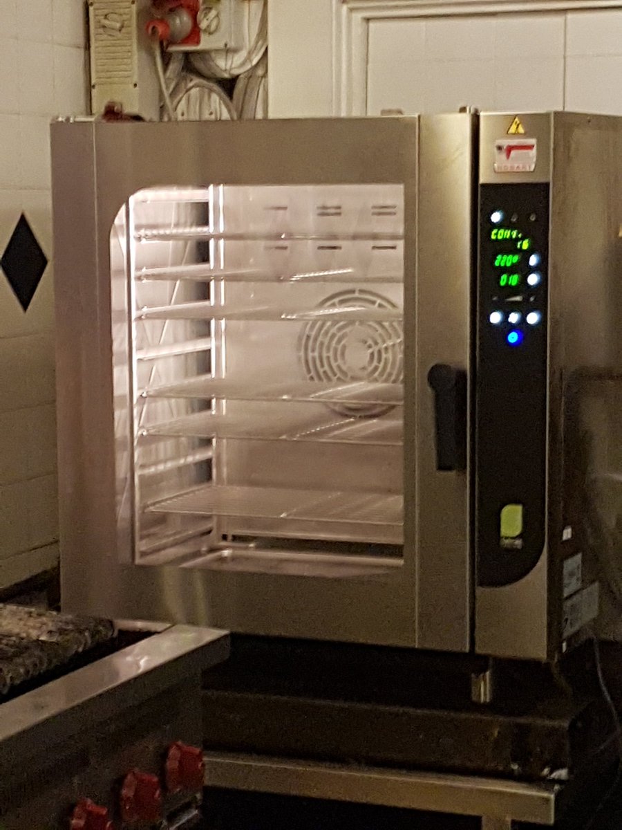 hcs_stagg's tweet photo. Training completed on The Chefmate Combis for a top restaurant in Swansea supplied and installed through The Hobart Dealer Network also available on interest free finance #chefmate #Hobart #Cooking https://t.co/gO90VqGIvg