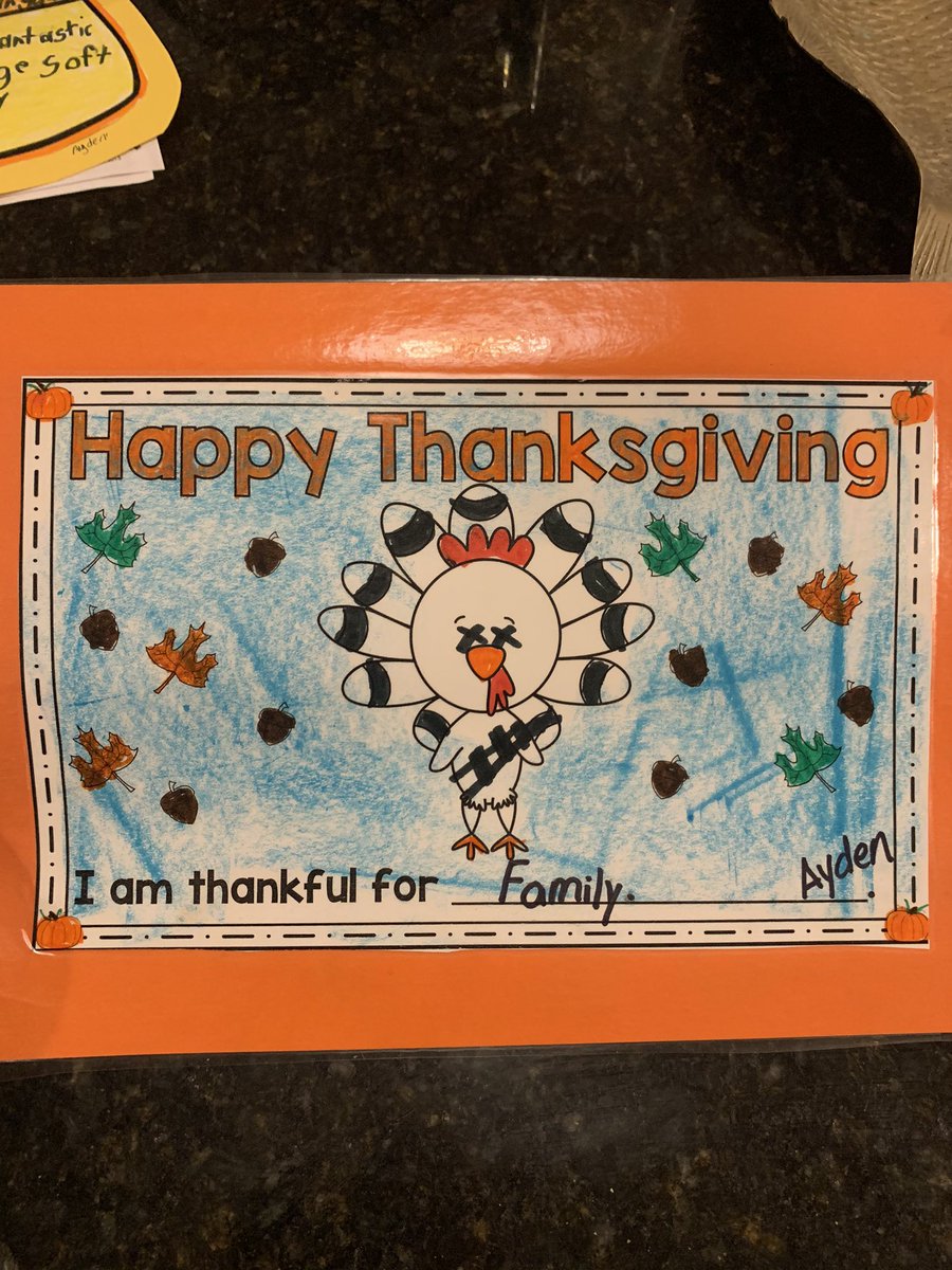 LOTPCasey's tweet image. When your son decides to make a @marshmellomusic turkey for his thanksgiving feast at school. 🤣🦃🍁 #Firstgrader #ThanksgivingFun #Marshmello  #CutestMarshmelloTurkeyEver