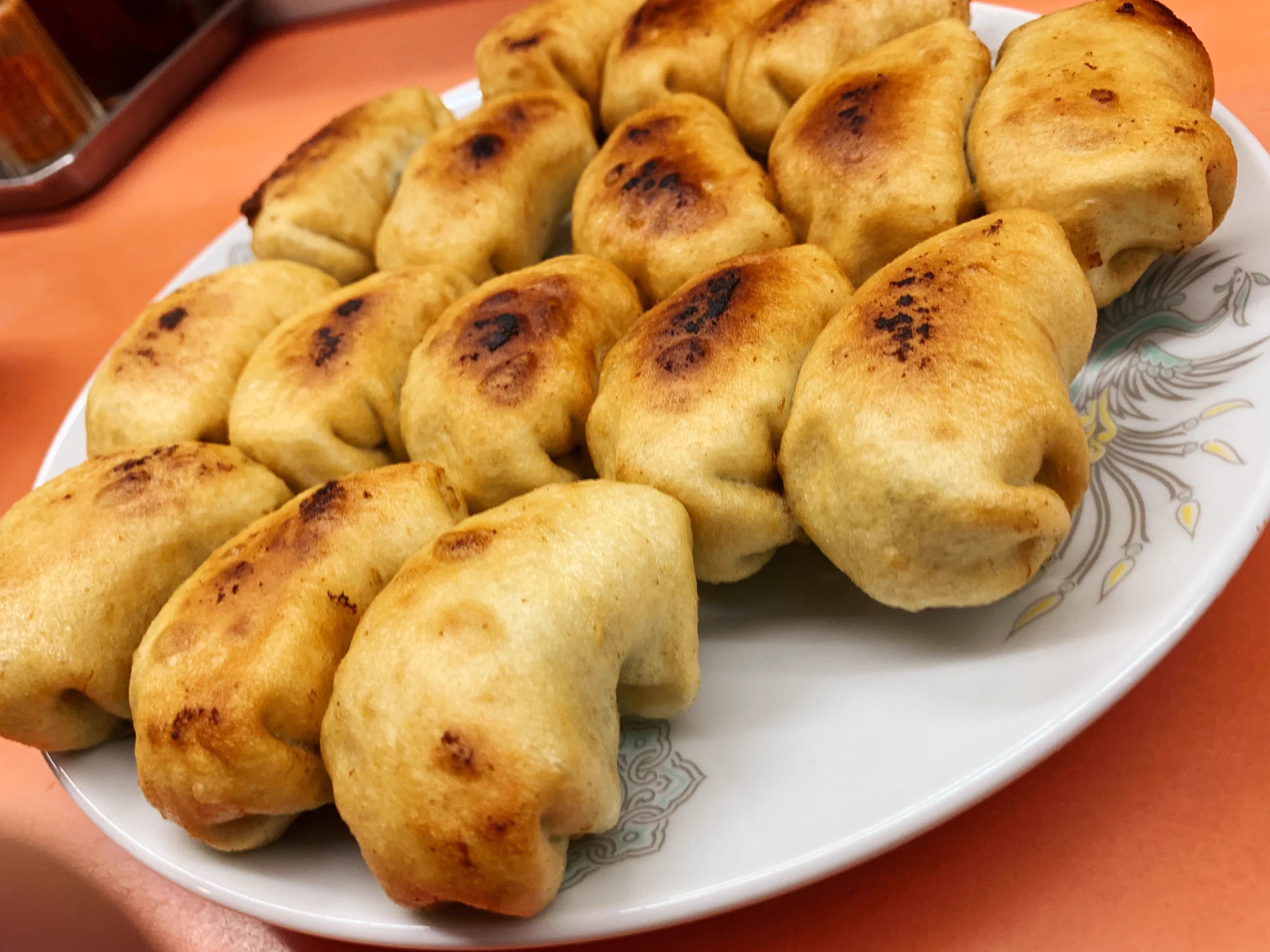 神奈川県相模原市の絶品グルメ！『ギョウザの萬金』