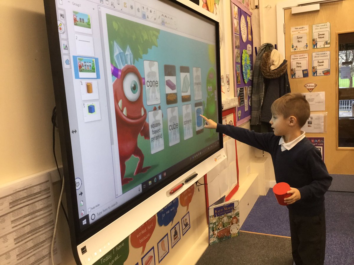 PindersPrimary's tweet photo. Year 1/2 are getting better at remembering the names of 3D shapes and describing them! @SMART_Tech #SMARTCW #PPMaths https://t.co/K2dgLH1RKF