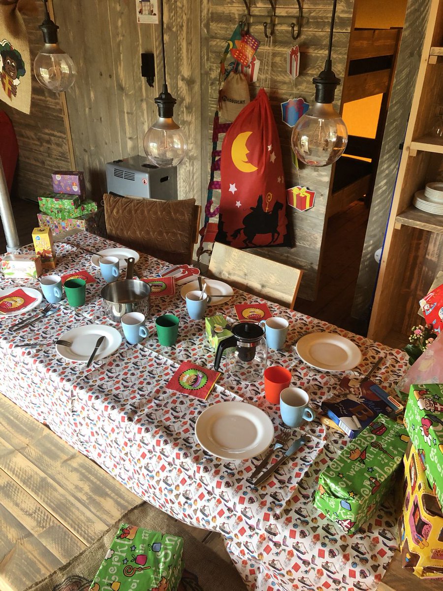 Heb jij de Sint al gezien? Hij slaapt in onze Safaritent 178 bovendien! 
#sinterklaas #5december #strandparkvlugtenburg