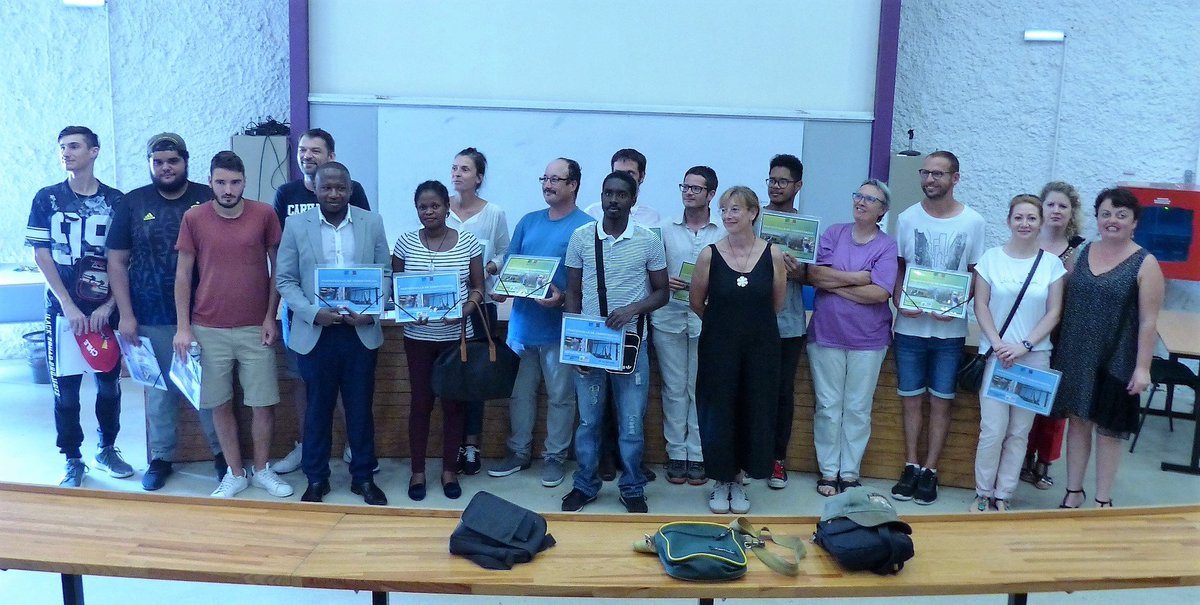Afpa_Occitanie's tweet photo. [#SEEPH2019] 🤝

Au début de l'été 2019, avaient lieu les cérémonies des remises de portefeuille de compétences à des travailleurs en situation de handicap, dans le cadre de la #RSFP ⚡️

🎟 En moyenne, 225 nouveaux portefeuilles qui sont remis en #Occitanie!

Retour en images 💛 https://t.co/VtpICsFugt