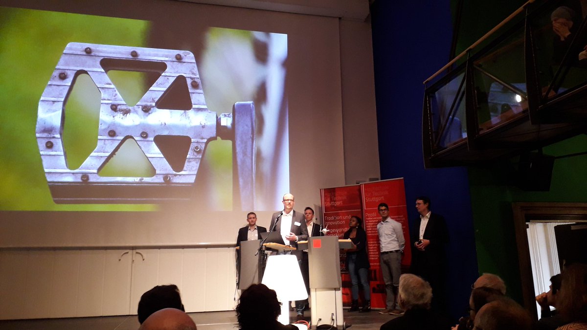 CarsCluster's tweet photo. Kiryo von @neoheldencom, Harry von @SwarmLogistics, beide aus dem @mtechaccelerate sowie Andreas von Spiecetech aus dem CARS Netzwerk stellen ihre Technologie beim heutigen #Dialogforum KI an der HfT Stuttgart vor. 🚀 #m4_lab @WRS_GmbH https://t.co/5MpkZdOY3s